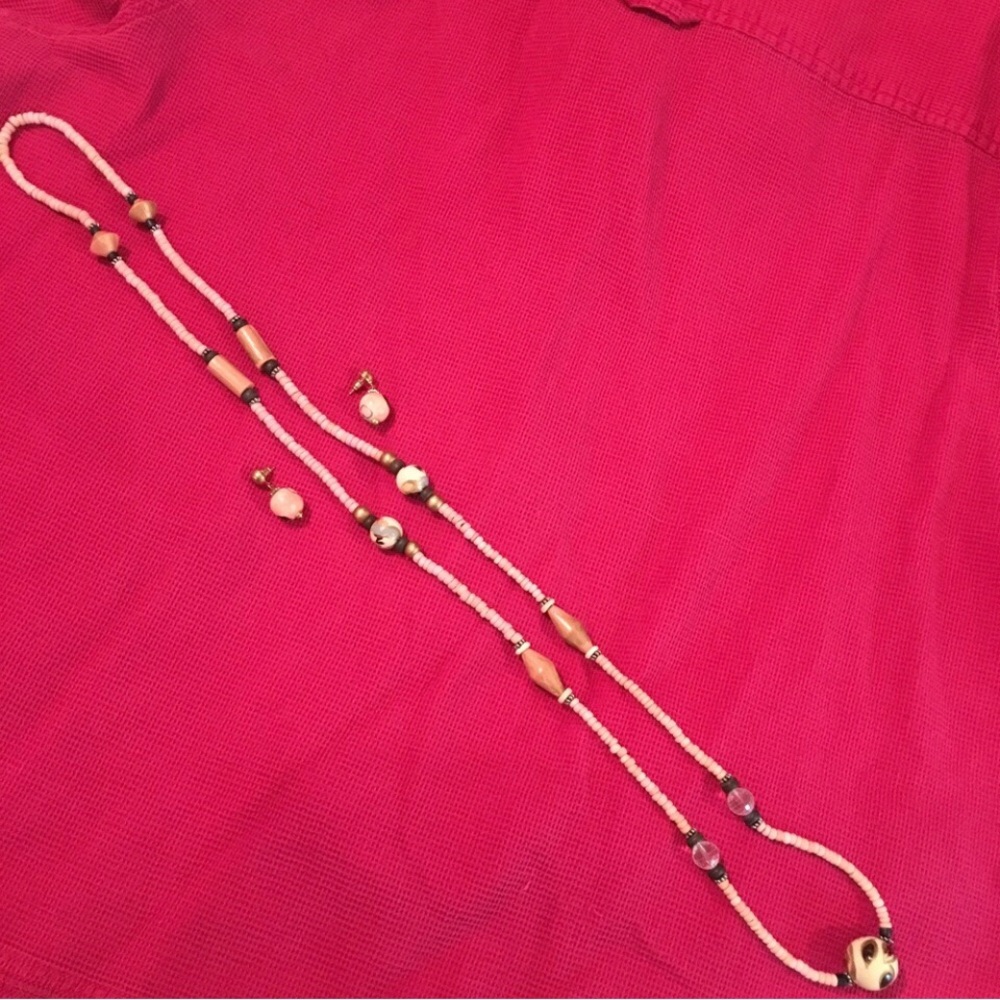 Artisan necklace earrings wood plastic matching set pink 46 inch bundle Vintage - Picture 2 of 8